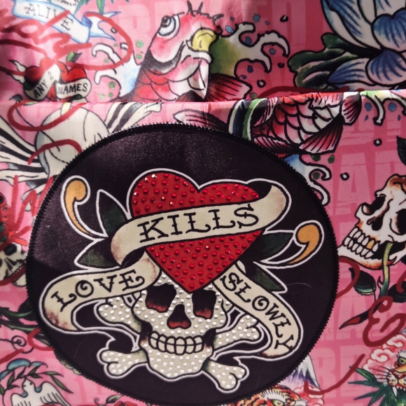 NEW Ed Hardy Pink Skull Rhinestones Patch Print Large Women's Bag 18"x14"x6" NWT - Picture 4 of 5
